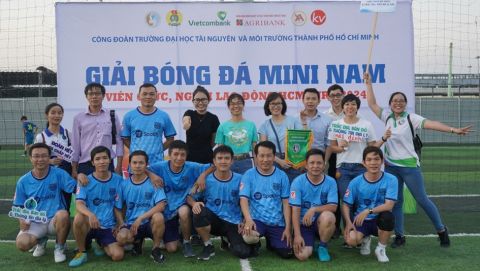 Giải bóng đá mini nam năm 2024